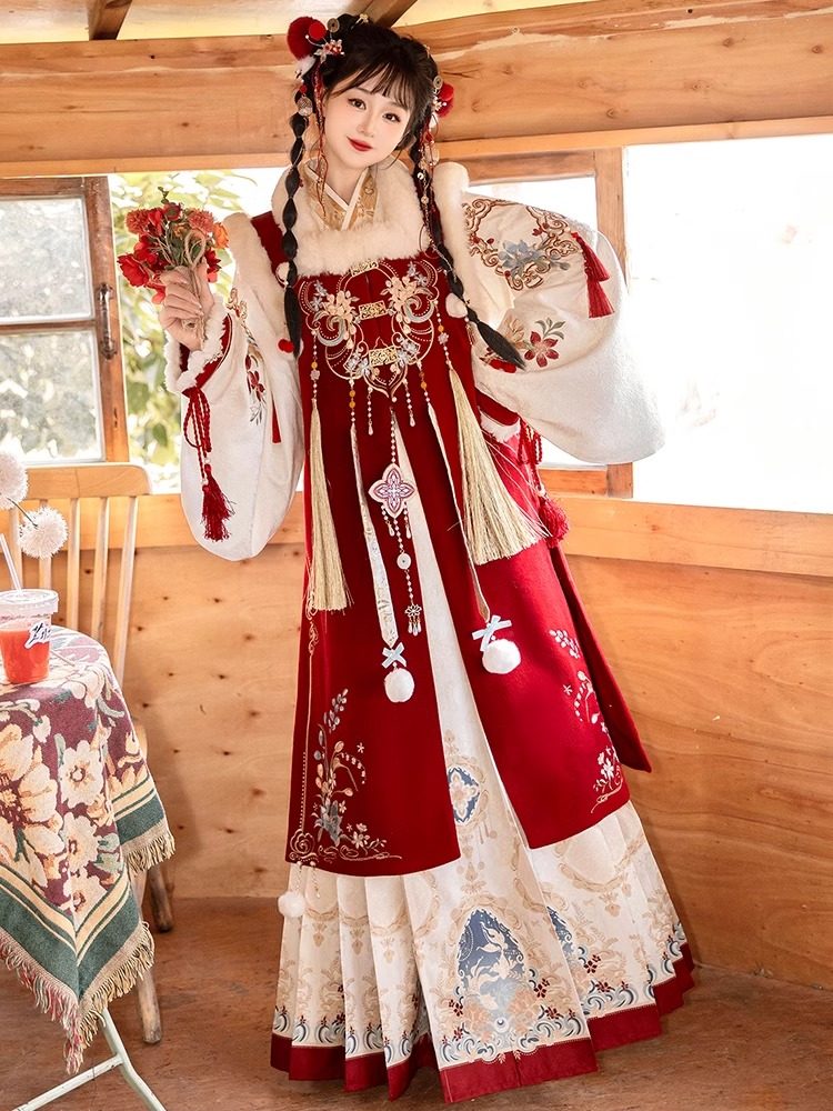 Ming Dynasty Chinese New Year Festival Hanfu | Little Deity 小神仙