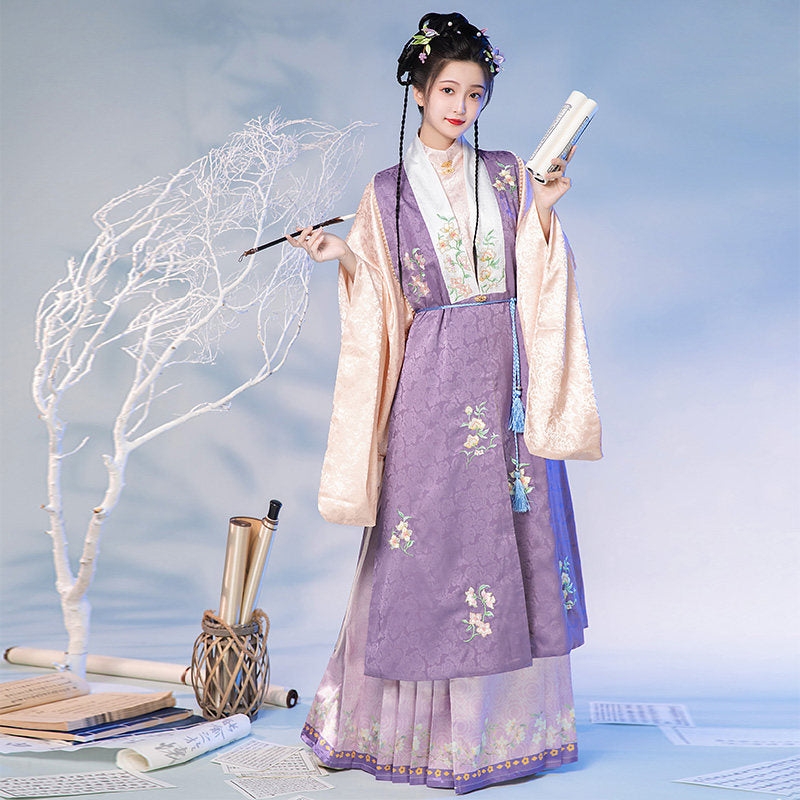 Ming Dynasty Satin Embroidered Bijia & Printed Mamian Skirt | Xilouyue 西楼月
