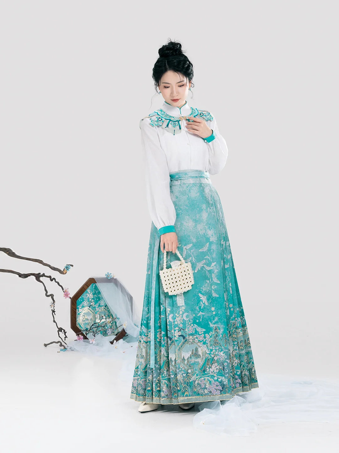 Chinese Long Sleeve Shirt & Mamian Skirt Outfit | Oceania 蜉蝣
