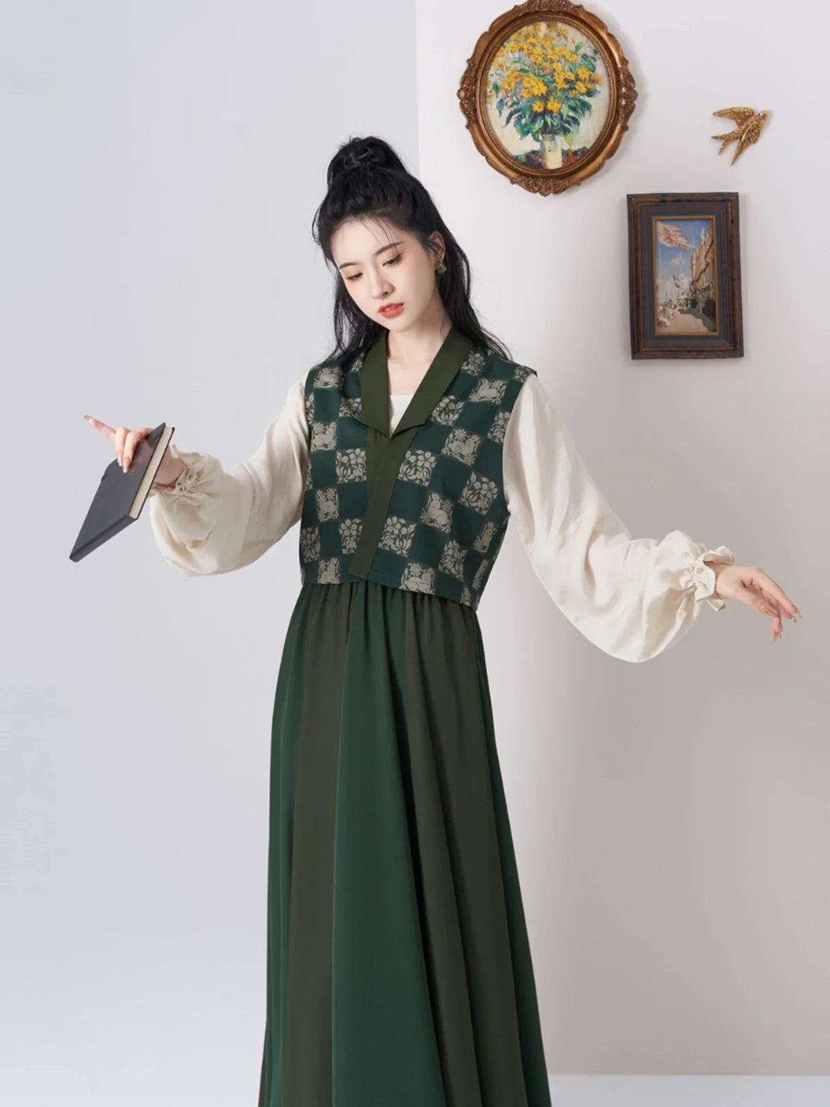 Tang Dynasty Modern Hanfu Set with Beizi Overlay & Flowing Eight-Panel Skirt - Baina 百纳 (Preorder)