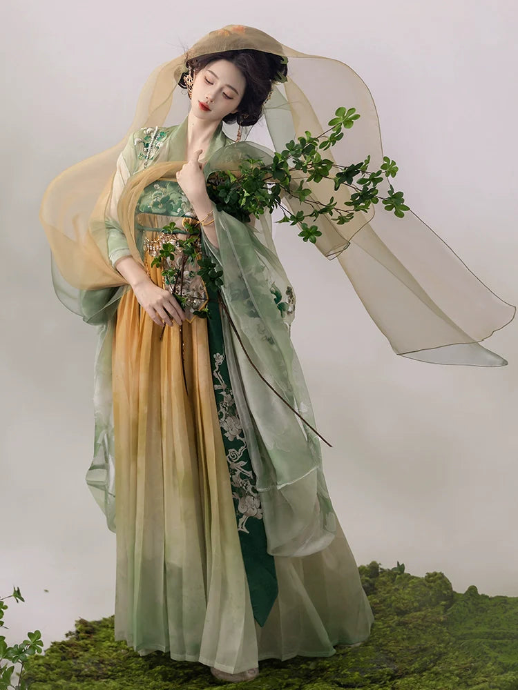 Chaohua 朝华 - Tang Dynasty Style Qixiong Ruqun