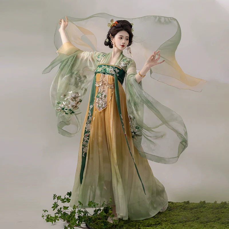 Chaohua 朝华 - Tang Dynasty Style Qixiong Ruqun