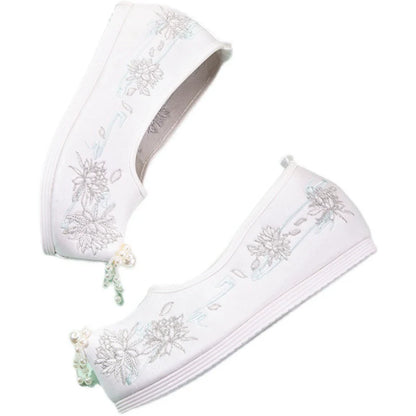 Elsa - Embroidered Chinese Hanfu Shoes