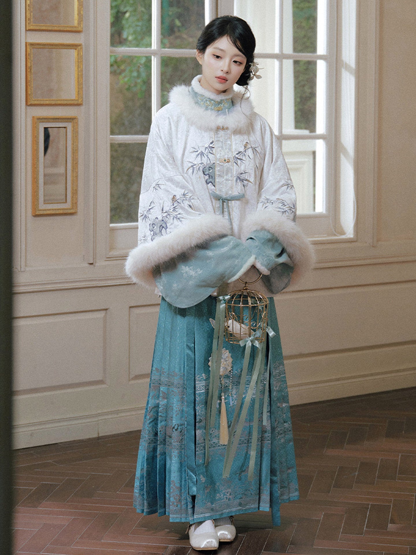 Ming Dynasty Hanfu Set with Jacket & Ocean Blue Mamian Skirt for Women | Zhaojun 昭君