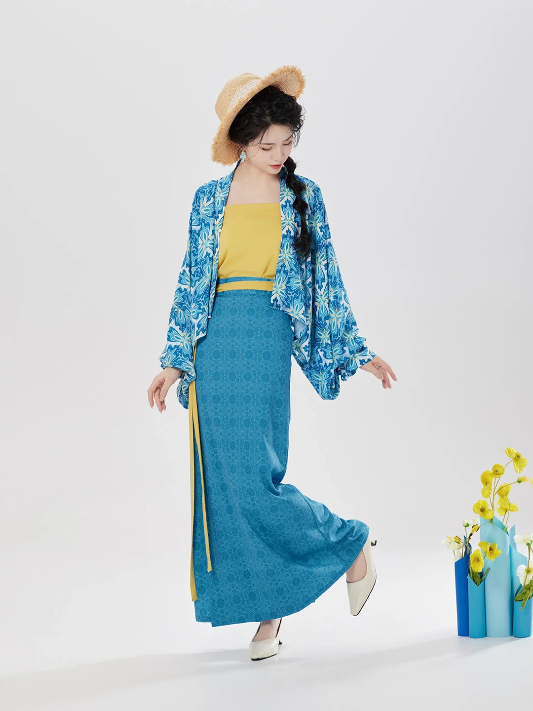 Song Dynasty Modern Hanfu Set with Famen Temple Beizi and Spiral Skirt - Coconut Wind Forest 椰风林 (Preorder)