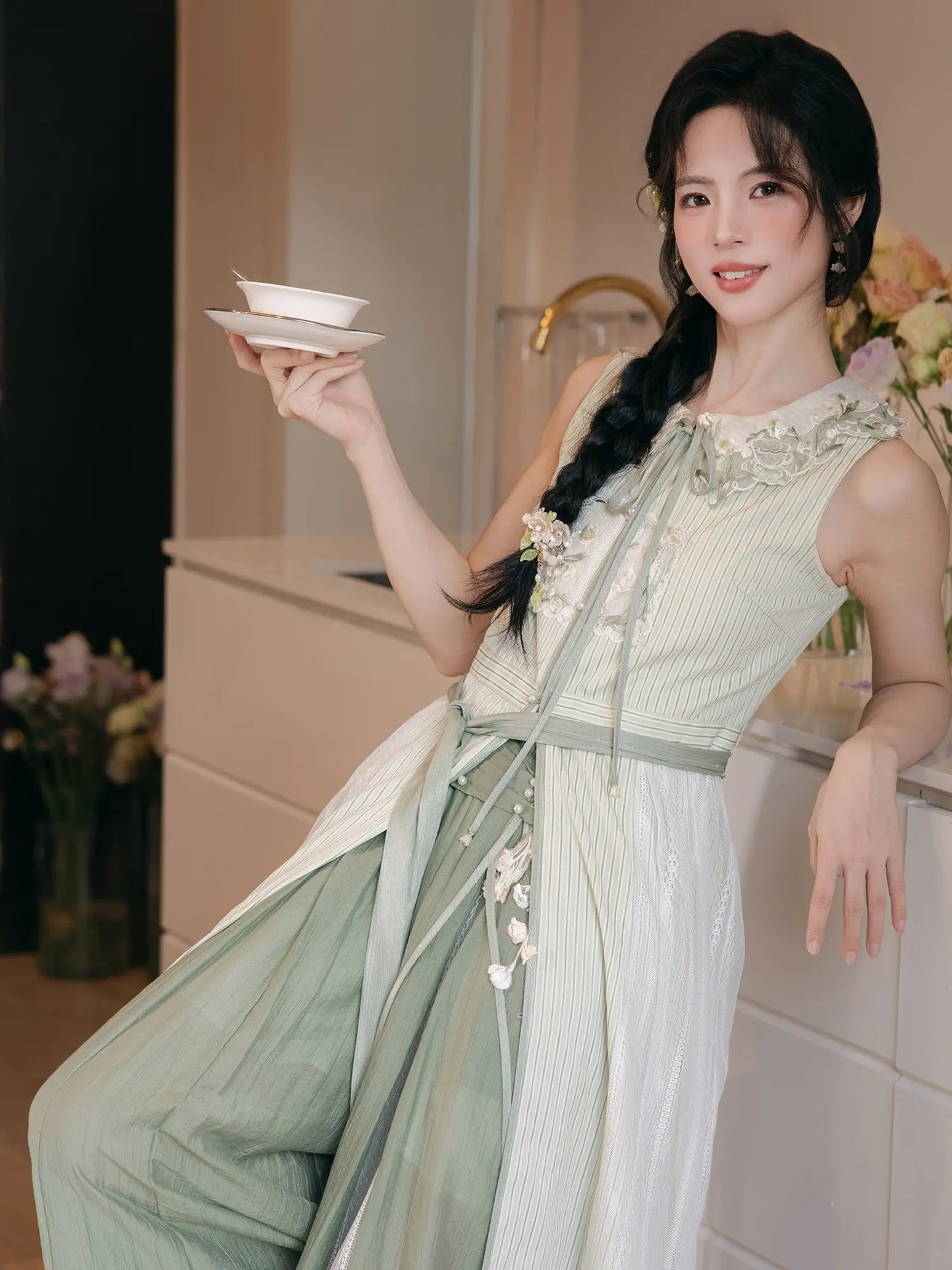 Ming Dynasty Modern Hanfu Bijia and Wide Leg Pants - Bell Whispering 铃风絮语