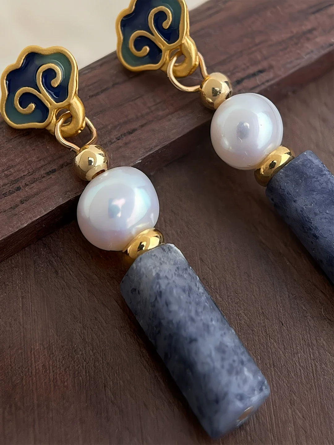 Auspicious Clouds Earrings | Cheongsam Jewelry