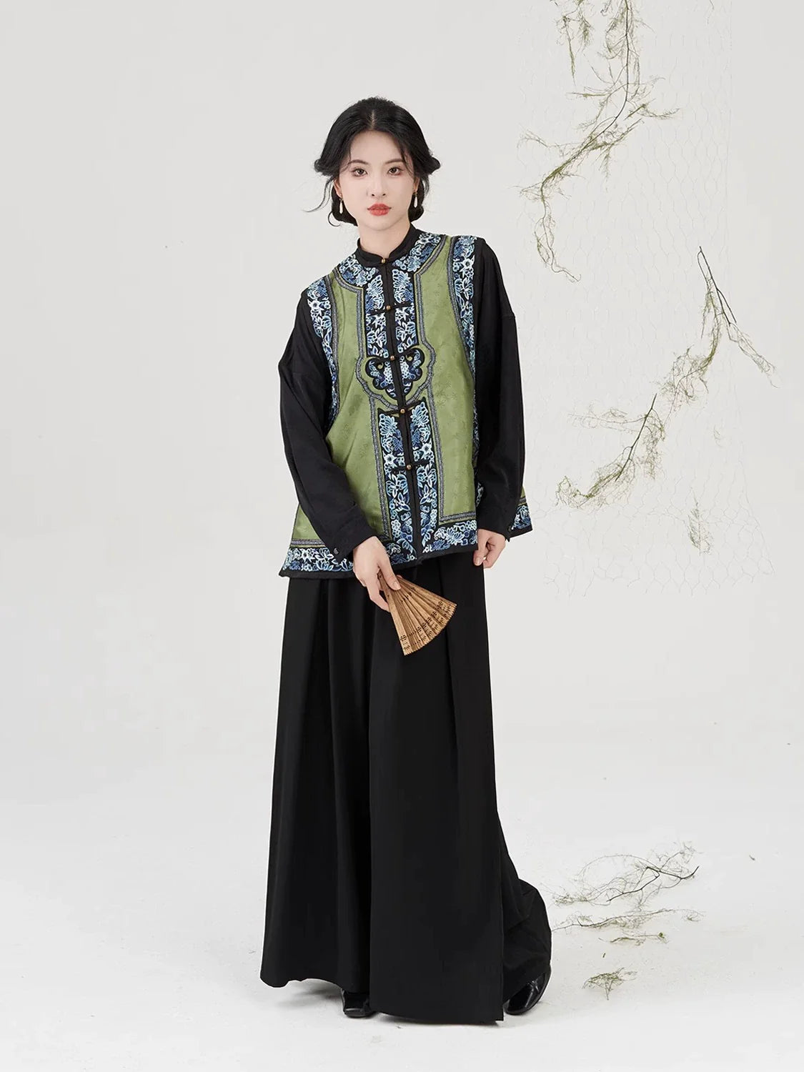 Modern Qing Han Inspired Embroidered Collarless Jacquard Vest - Porcelain 茗瓷 (Preorder)