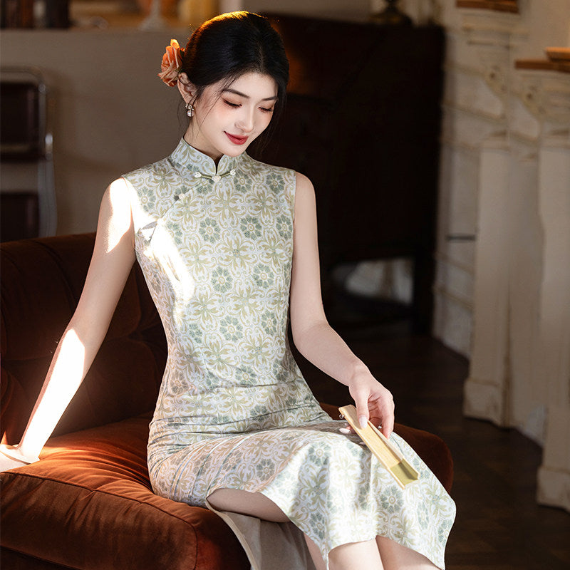 Sleeveless Floral Geometric Midi Cheongsam | Jingshu