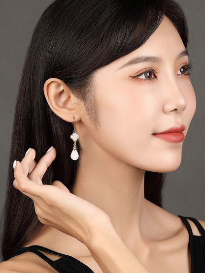 Four Leaf Clover Shimmer White Earrings | Cheongsam Jewelry