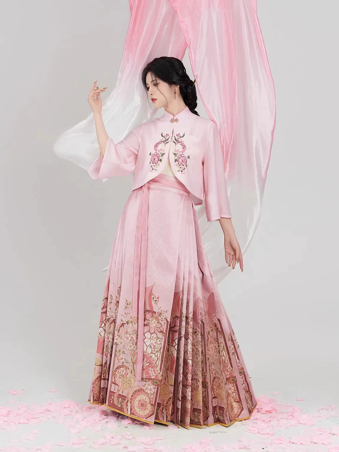 Chinese Blouse & Mamian Skirt Outfit | Burning Peaches 锦扇桃灼