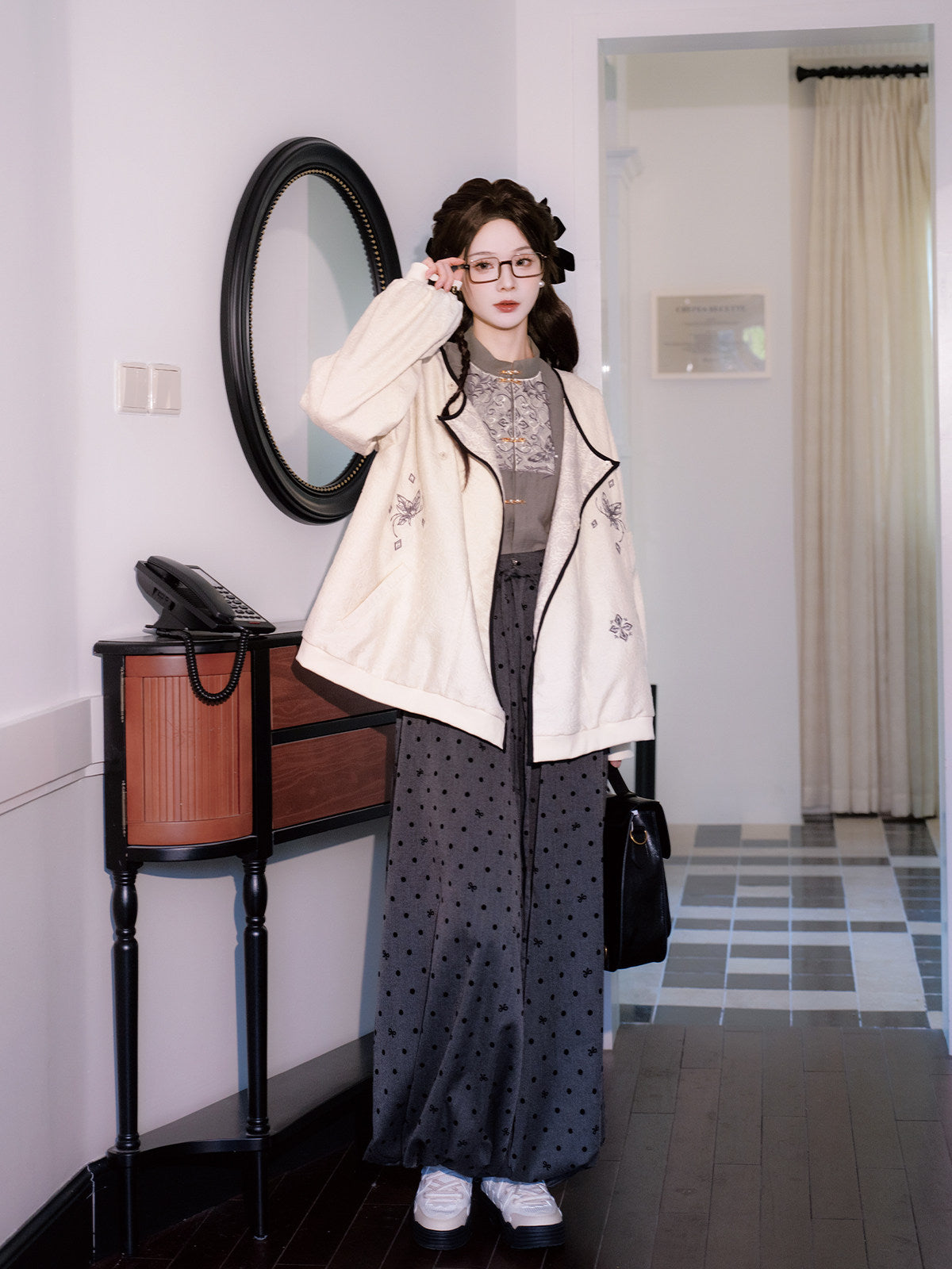 Tang Dynasty Modern Hanfu Round Collar Cardigan Linen Blend Top and Bloomers - Ink Like 似墨