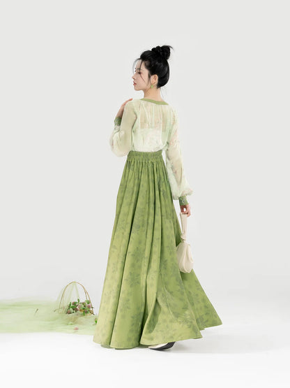 Tang Dynasty Modern Hanfu Set with Flowing Eight-Panel Skirt - Qingmei Lane 青梅弄 (Preorder)