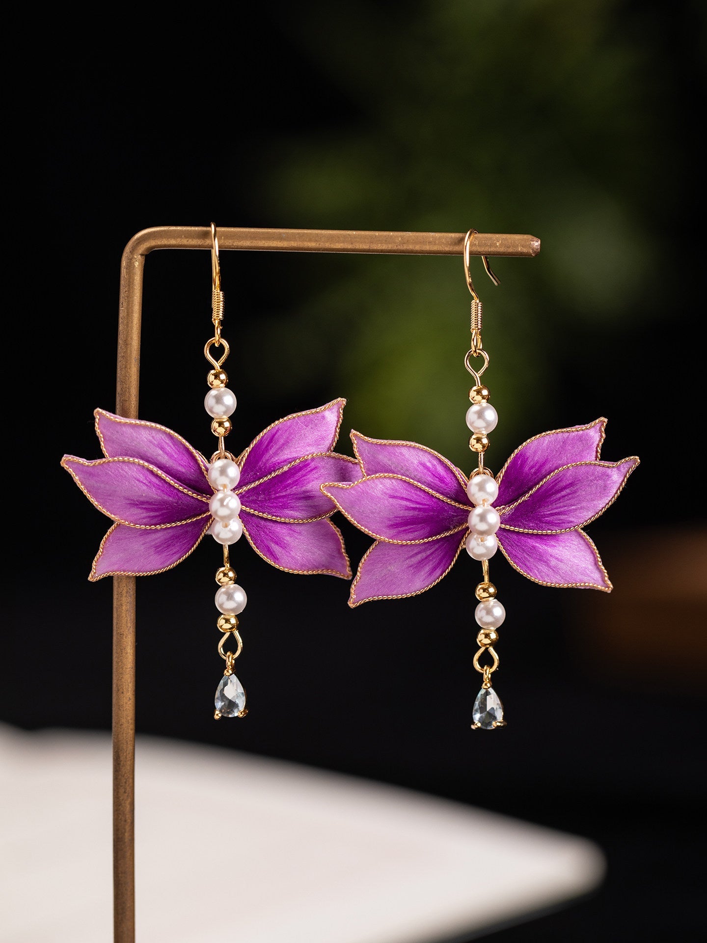 Dancing Flowers Velvet Flower Earrings | Hanfu Jewelry