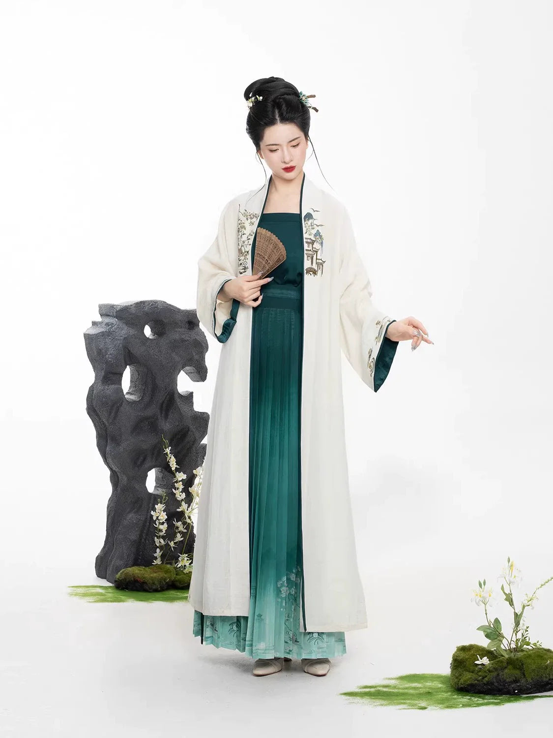 Song Dynasty Modern Hanfu Set with Long Sleeve Cardigan and Pleated Skirt - Bamboo Boat 乌篷船 (Preorder)