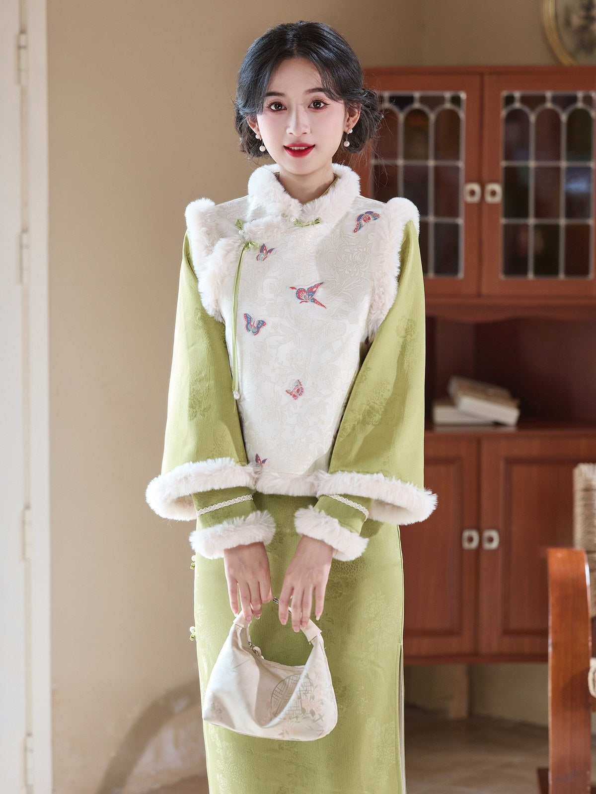 Long Sleeve Fur Trim Floral Qipao and Vest | Xinxue