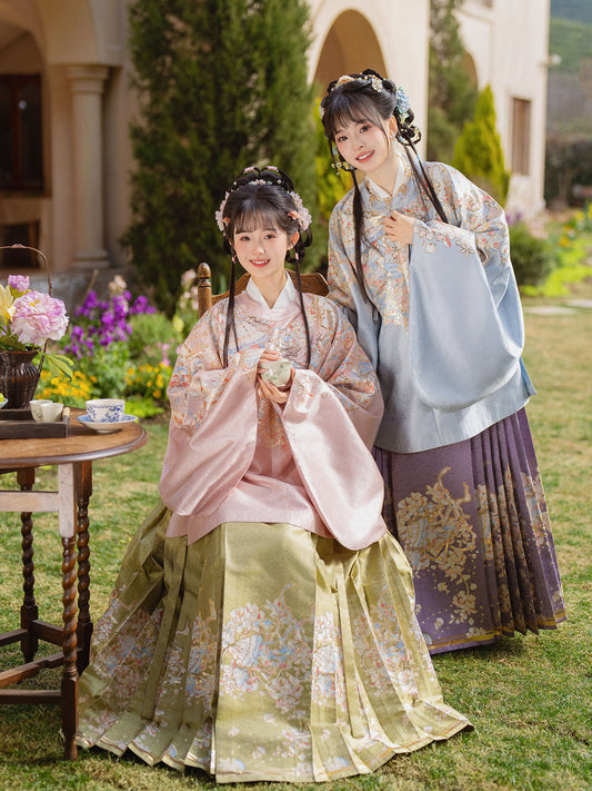 Ming Dynasty Round Collar Pipa Sleeve Top & Mamian Skirt | Melodies 棠织金音