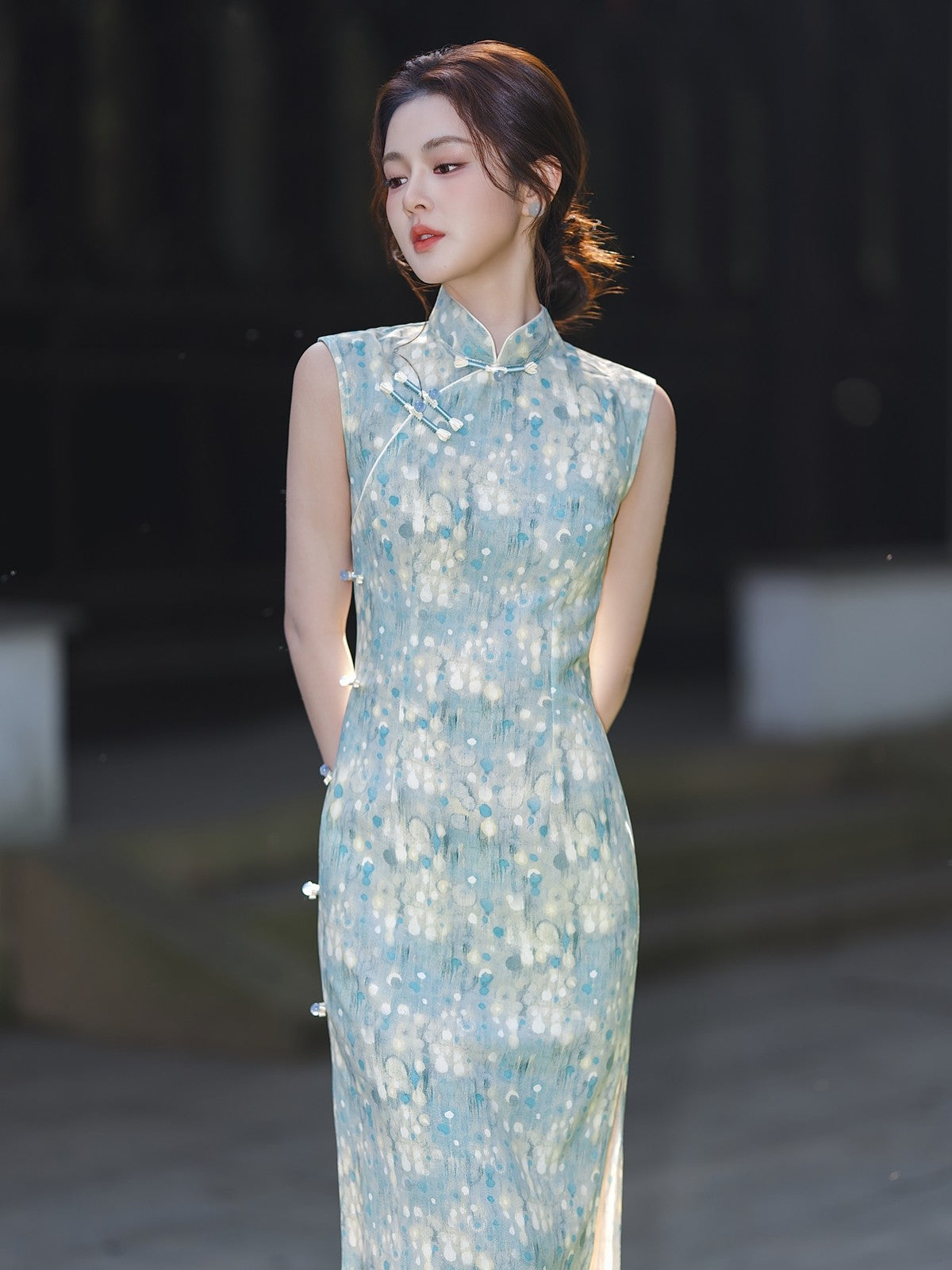 Sleeveless Patterned Midi Cheongsam | Bubbles