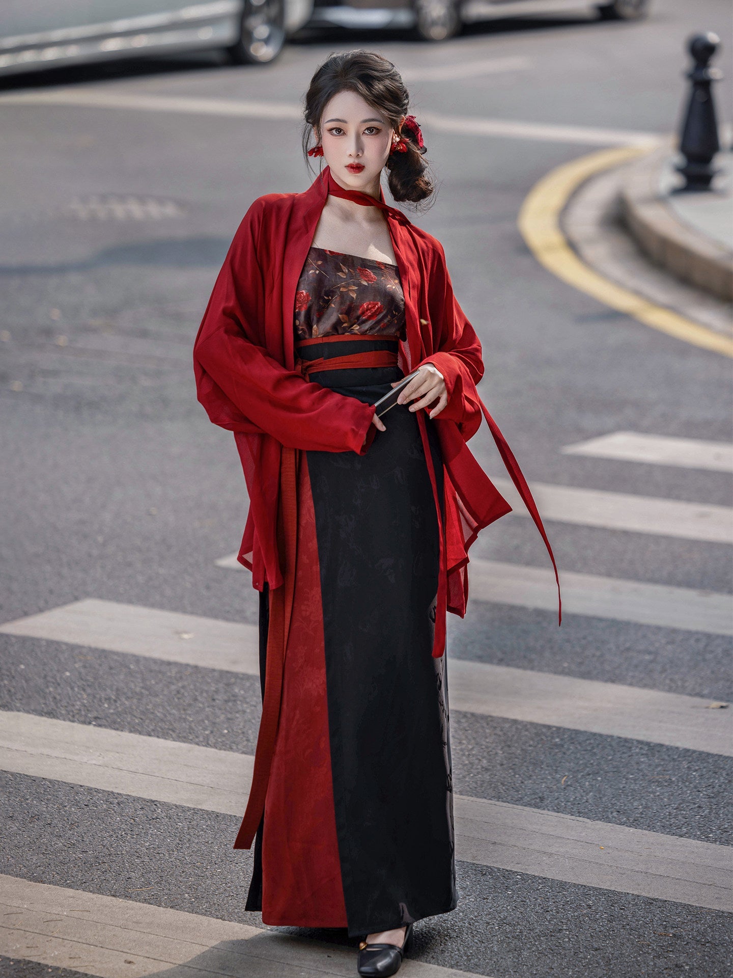 Song Dynasty Modern Hanfu Winged Sleeve Top and Spiral Skirt - Rose Whispers 玫瑰夜语 (Preorder)