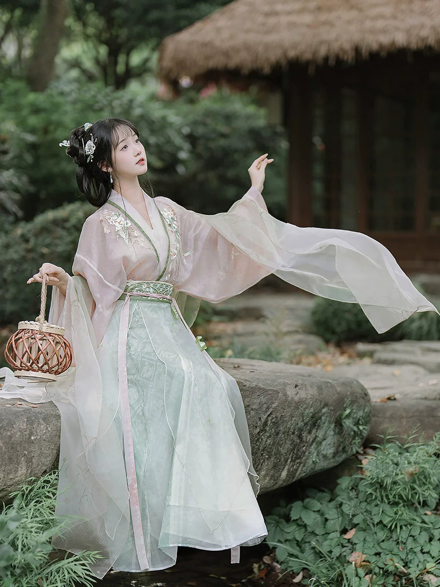 Wei Jin Dynasty Qiyao Ruqun Hanfu | Pine 绿萍