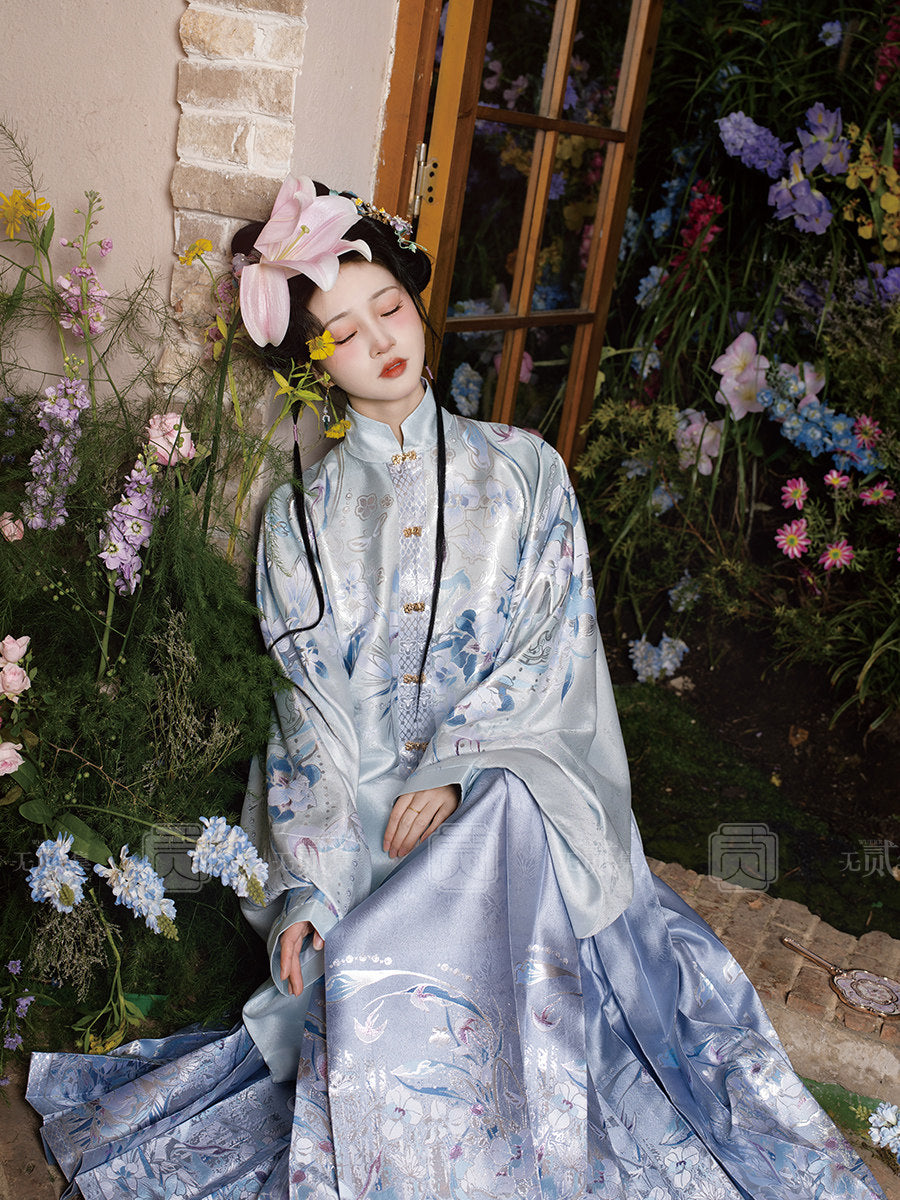 Ming Dynasty Golden Moonlight Pipa Sleeve Top & Mamianqun | Music under the Moon 月下弦音