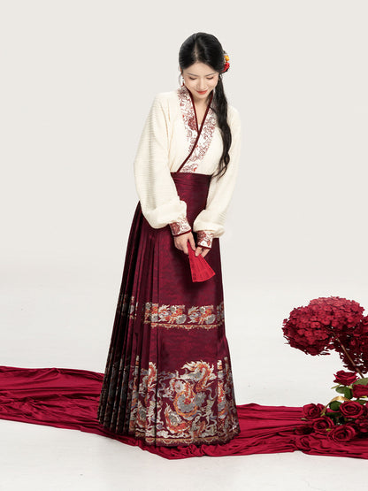 Zhi Yu | Modern Ming Dynasty Top and Mamianqun Skirt Hanfu Set