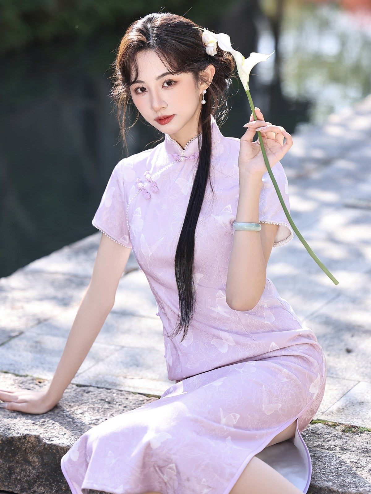 Short Sleeve Butterflies Midi Cheongsam | Lilac