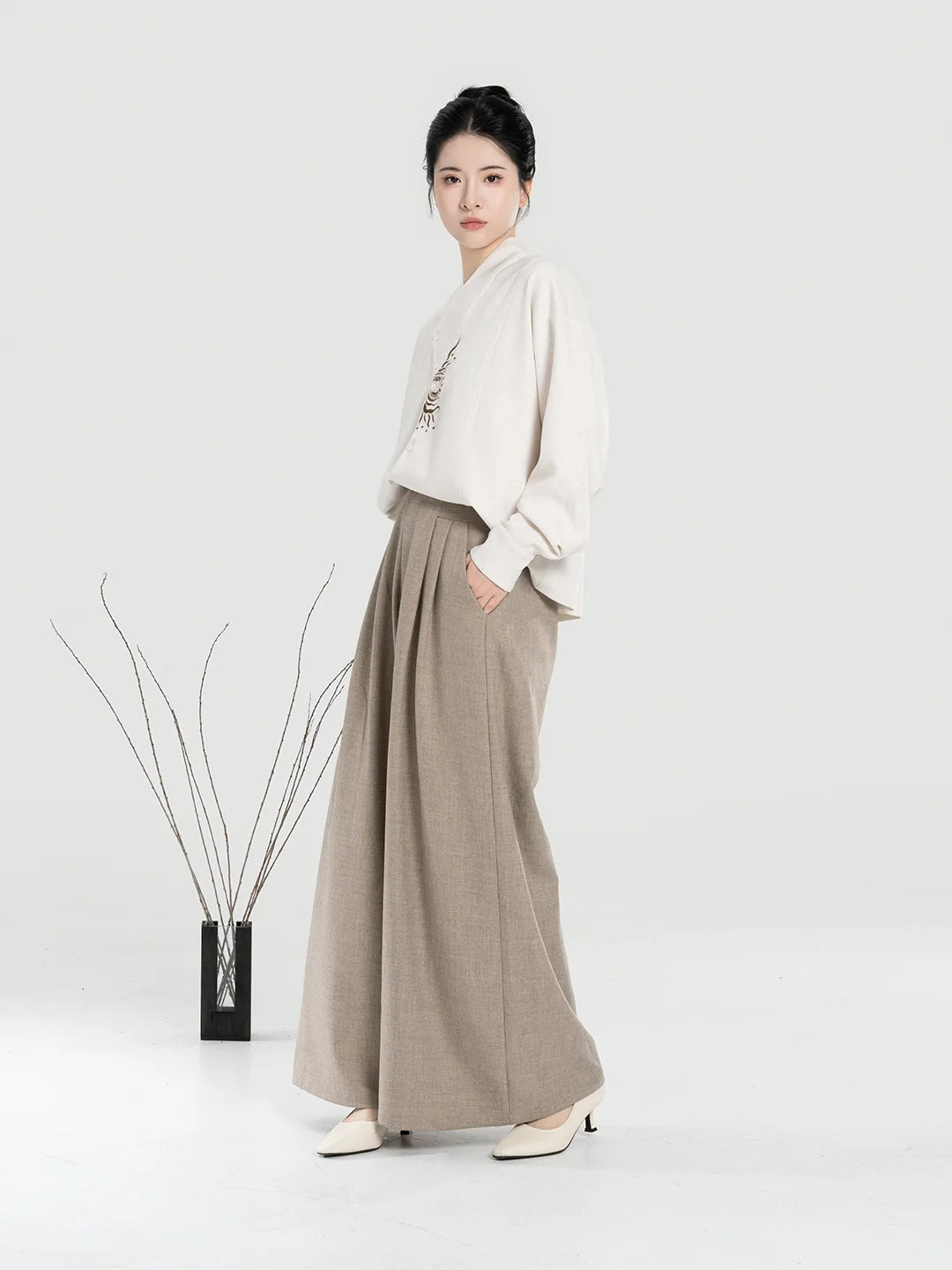 New Chinese Style Women Sun Embroidered Shirt with Wide Leg Pants - Guangfu 光芜 (Preorder)