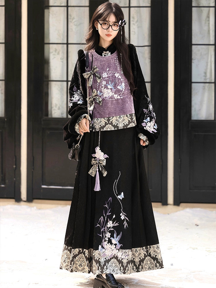 Yanhui | Modern Ming Dynasty Vest and Mamianqun Skirt Hanfu Set