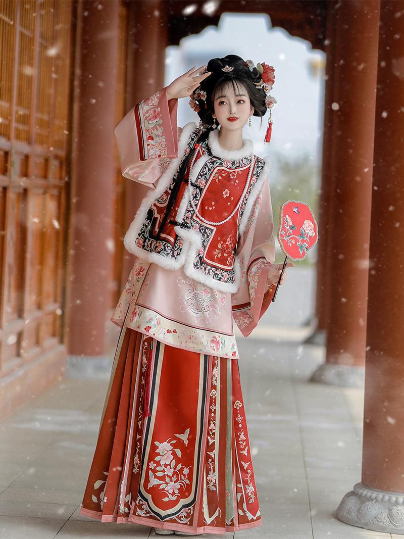 Celadon - late Qing Dynasty Han lady hanfu outfit for autumn and winter — front view