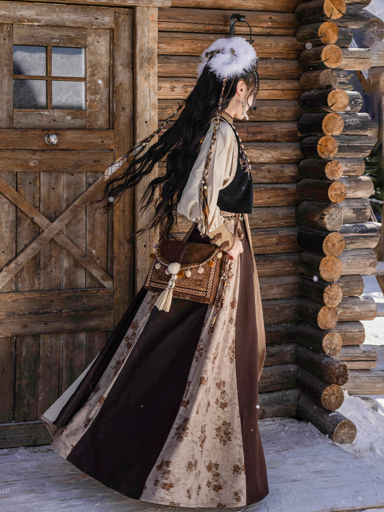 Tang Dynasty and Ethnic Exotic Style Color Blocked Vest and Wrap Skirt - Frontier Ballad 塞上曲 (Preorder)