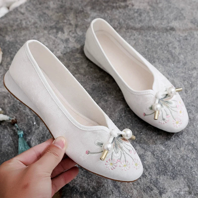 Arabella - Embroidered Chinese Style Shoes