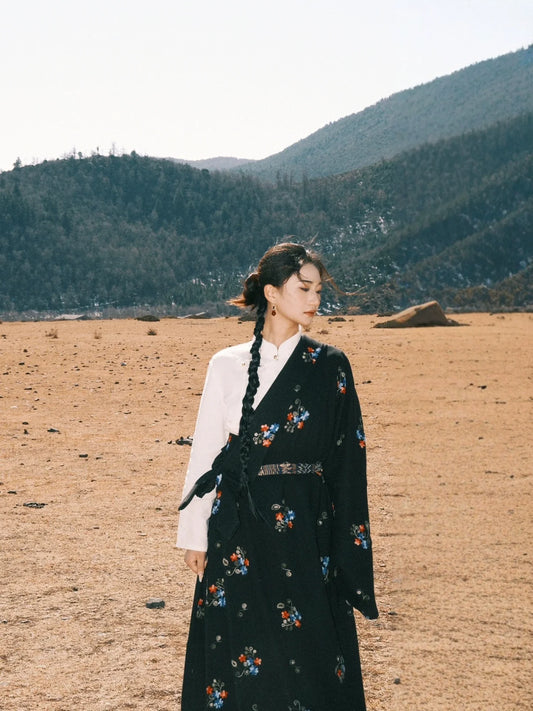 Dancing Prayer - Women Ethnic Tibetan Robe Exquisite Flower Embroidery