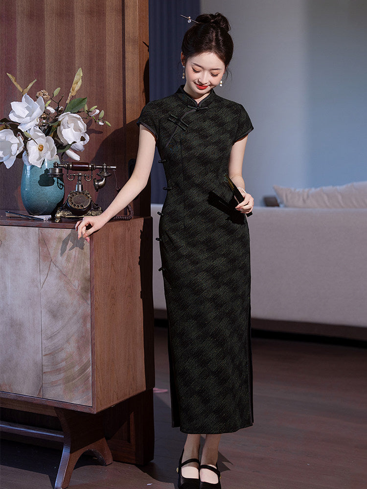 Short Sleeve Floral Long Cheongsam | Obsidian