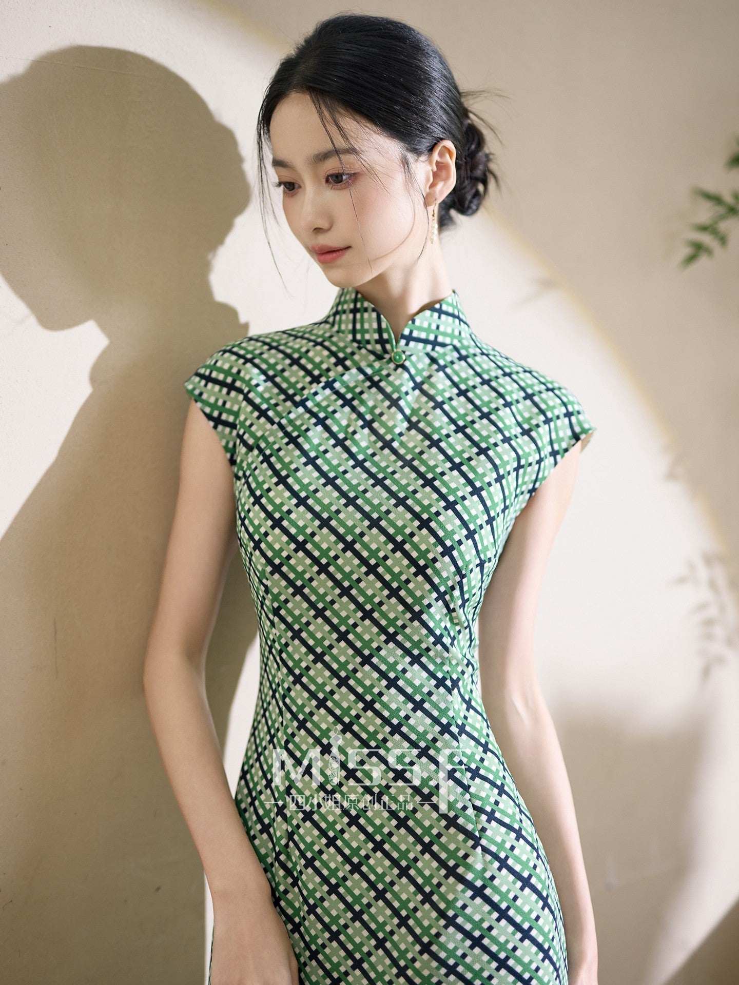 Short Sleeve Old Hong Kong Style Qipao | Jade
