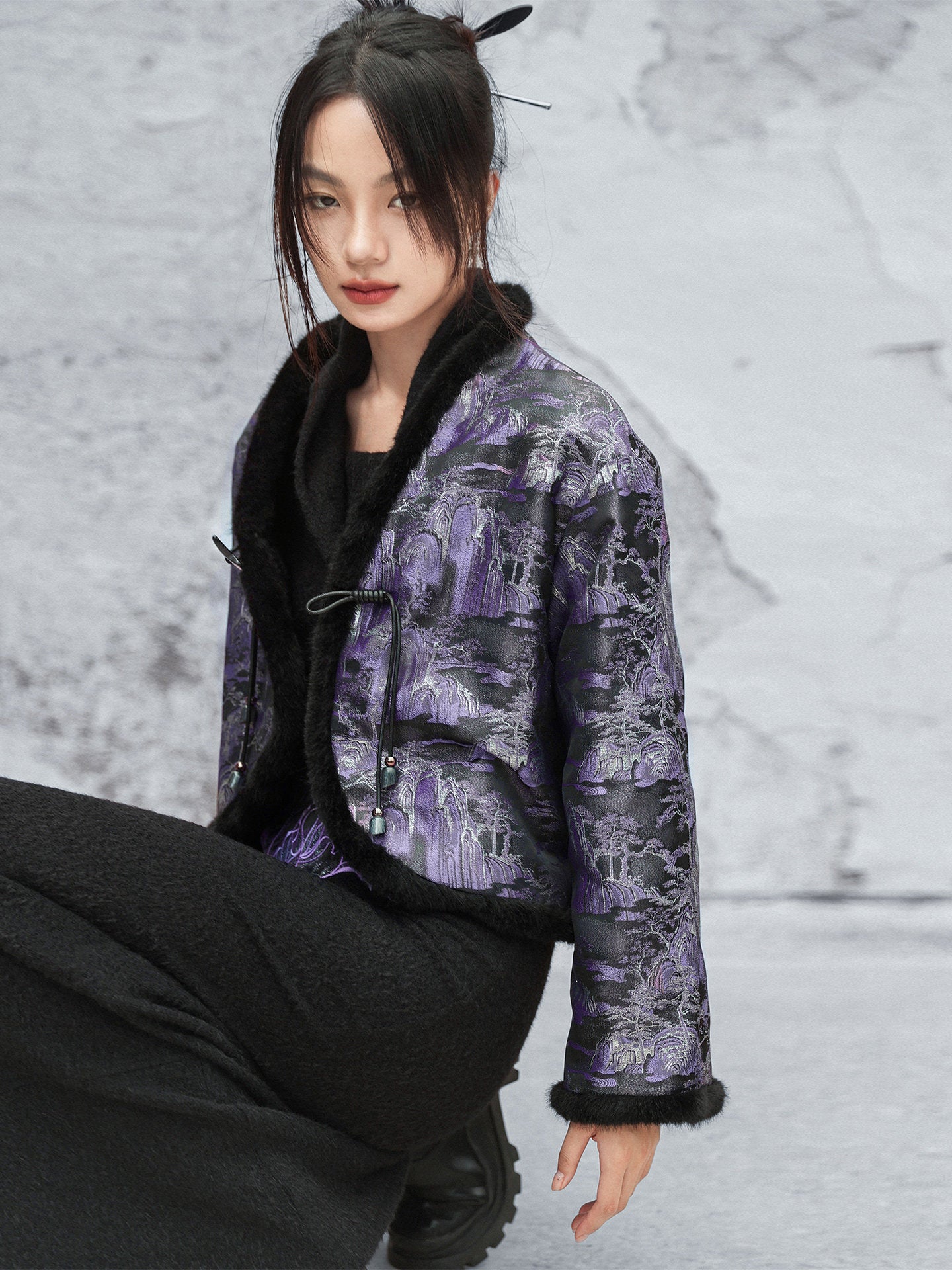 New Chinese Style V-Neck Butterfly Fringed Short Jacket for Autumn and Winter - Yinchuan 引川