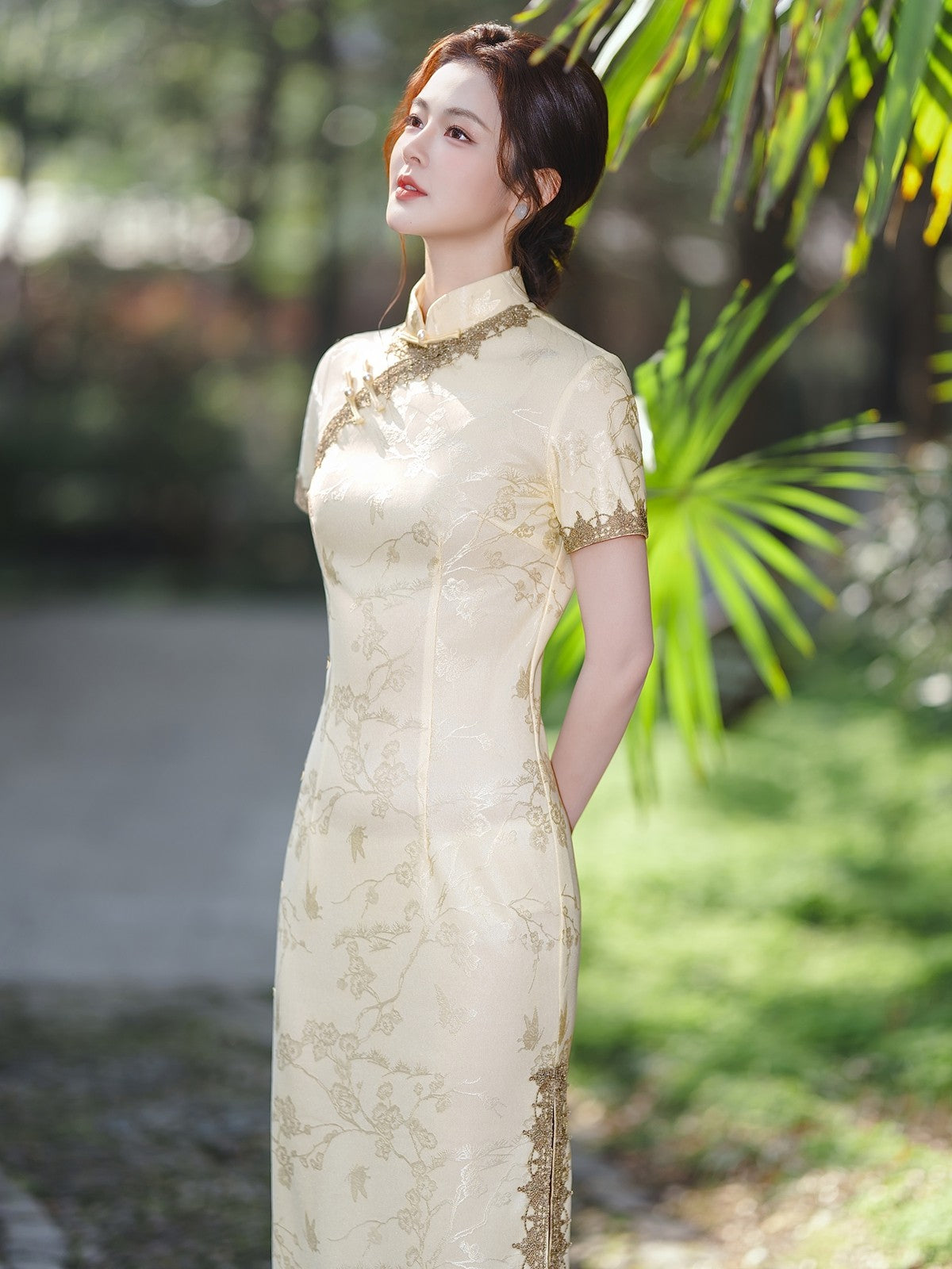 Short Sleeve Long Slit Qipao | Champagne