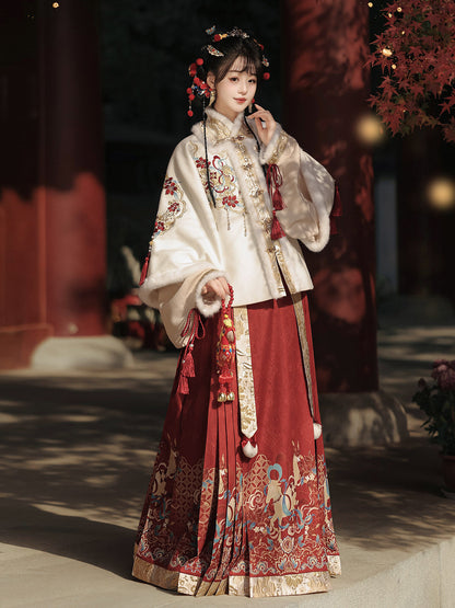 Ming Dynasty Chinese New Year Festival Hanfu | Fumalinmen 福马临门