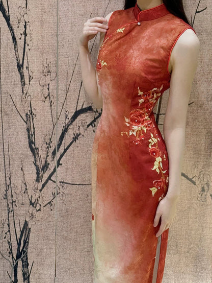 Sleeveless Autumn Gradient Floral Long Cheongsam | Luoshen