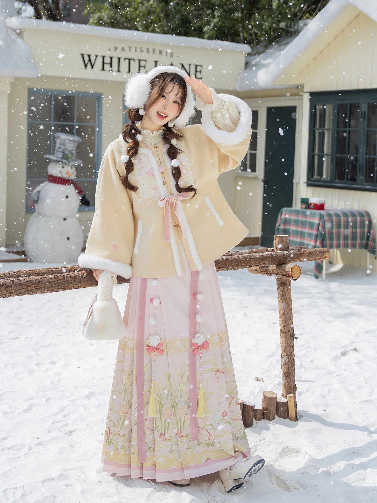 Ming Dynasty Hanfu Set with Fleece Jacket & Mamian Skirt | Warmth 暖暖