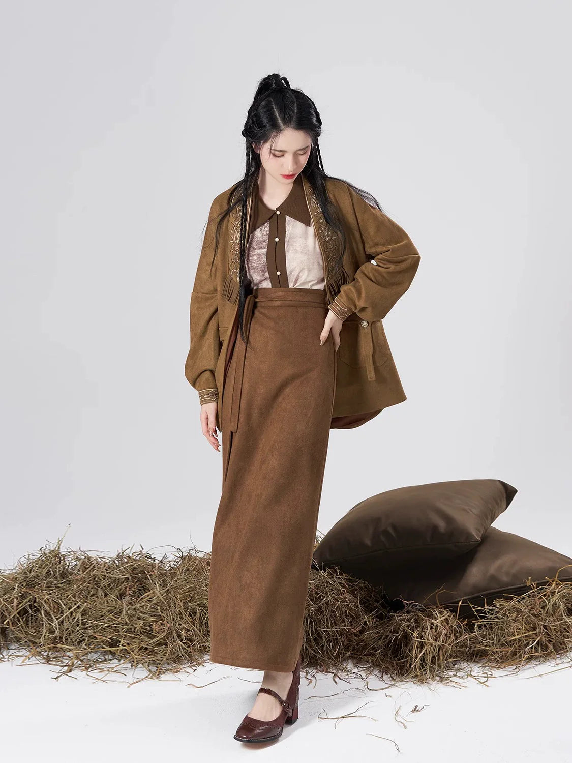Song Dynasty Modern Hanfu Set with Long Sleeve Top and Spiral Skirt - Urban Nomad 都市游牧 (Preorder)