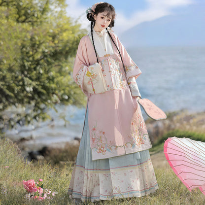 Ming Dynasty Hanfu Set with Robe & Mamian Skirt | Mid Spring 春意浓