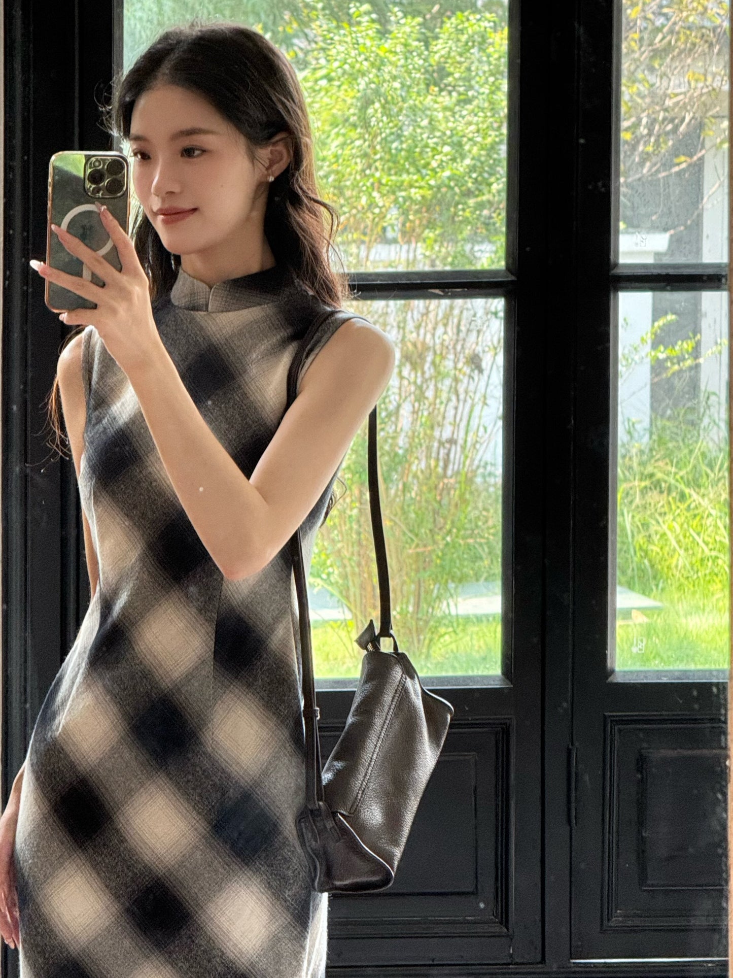 Sleeveless Black and White Plaid Long Cheongsam | Jasmine