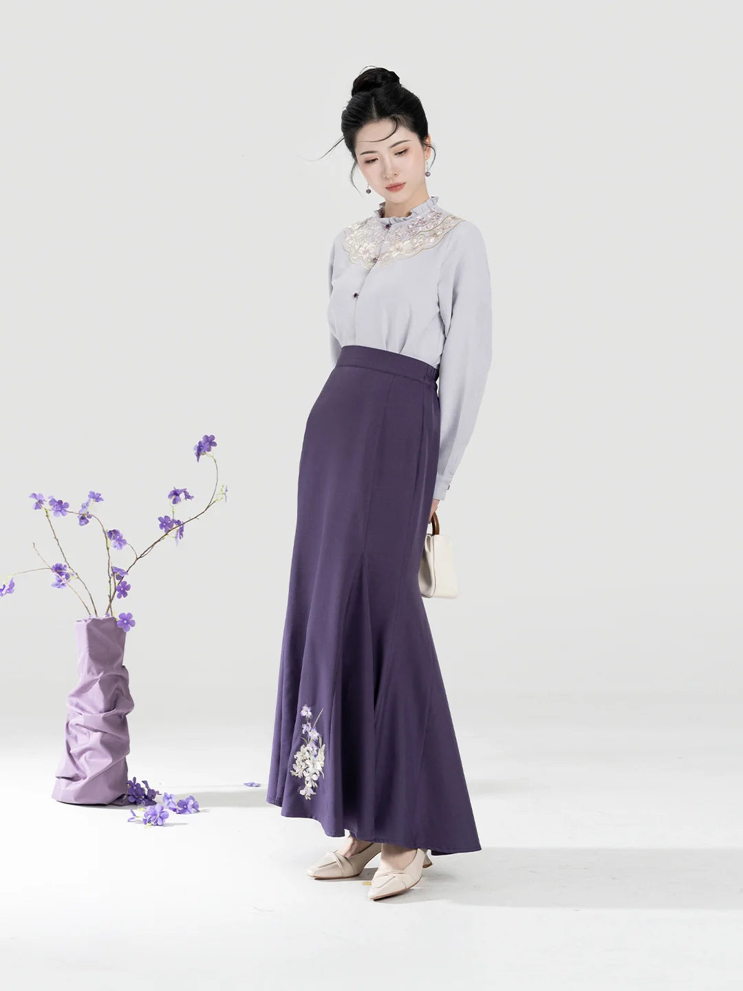 New Chinese Style Women Purple Embroidered Blouse with Fitted Mermaid Skirt - Xianglan 雪香兰 (Preorder)