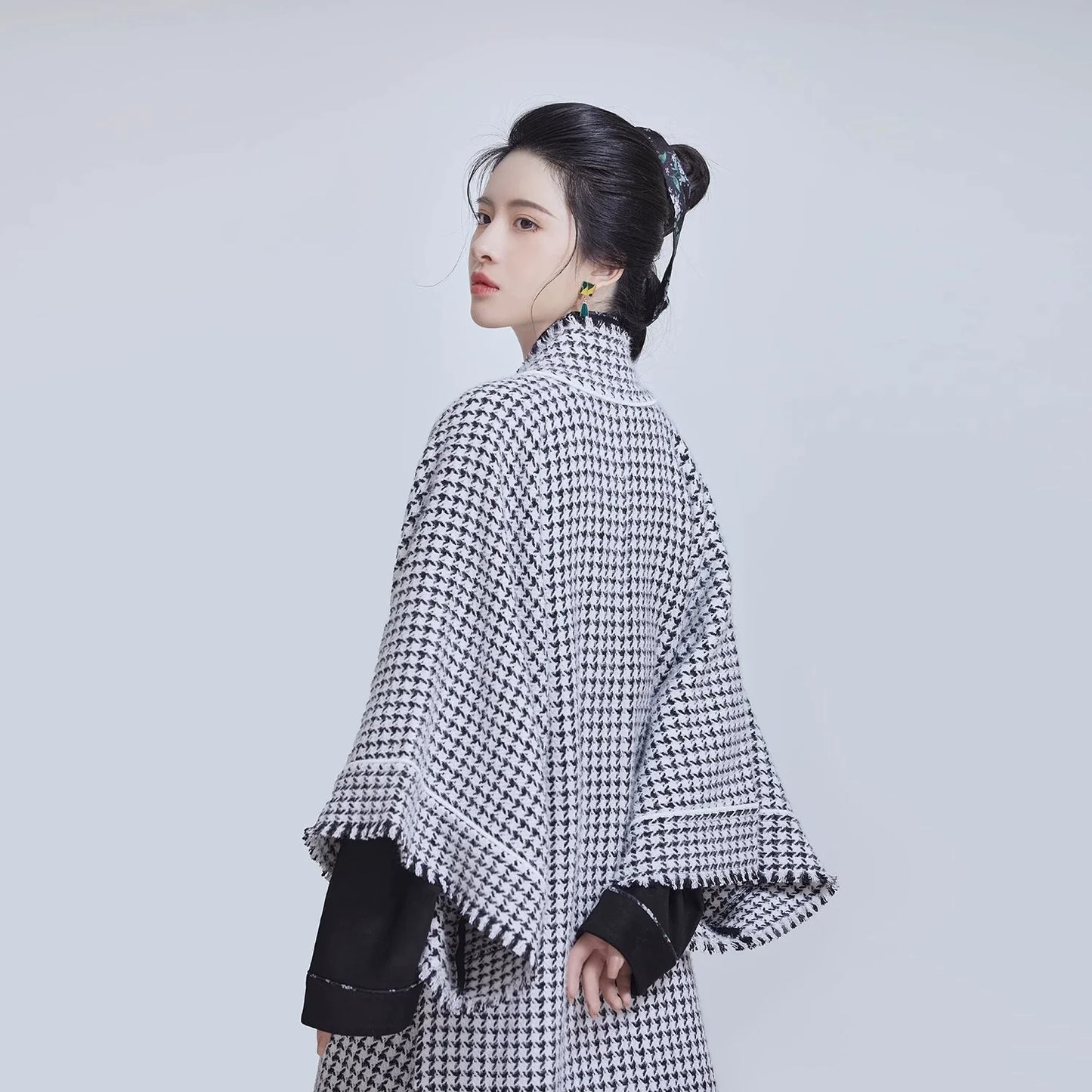 Song Dynasty Modern Hanfu Set with Changgan Temple Beizi and Three Pleat Skirt - Hanjiang Snow 寒江雪 (Preorder)
