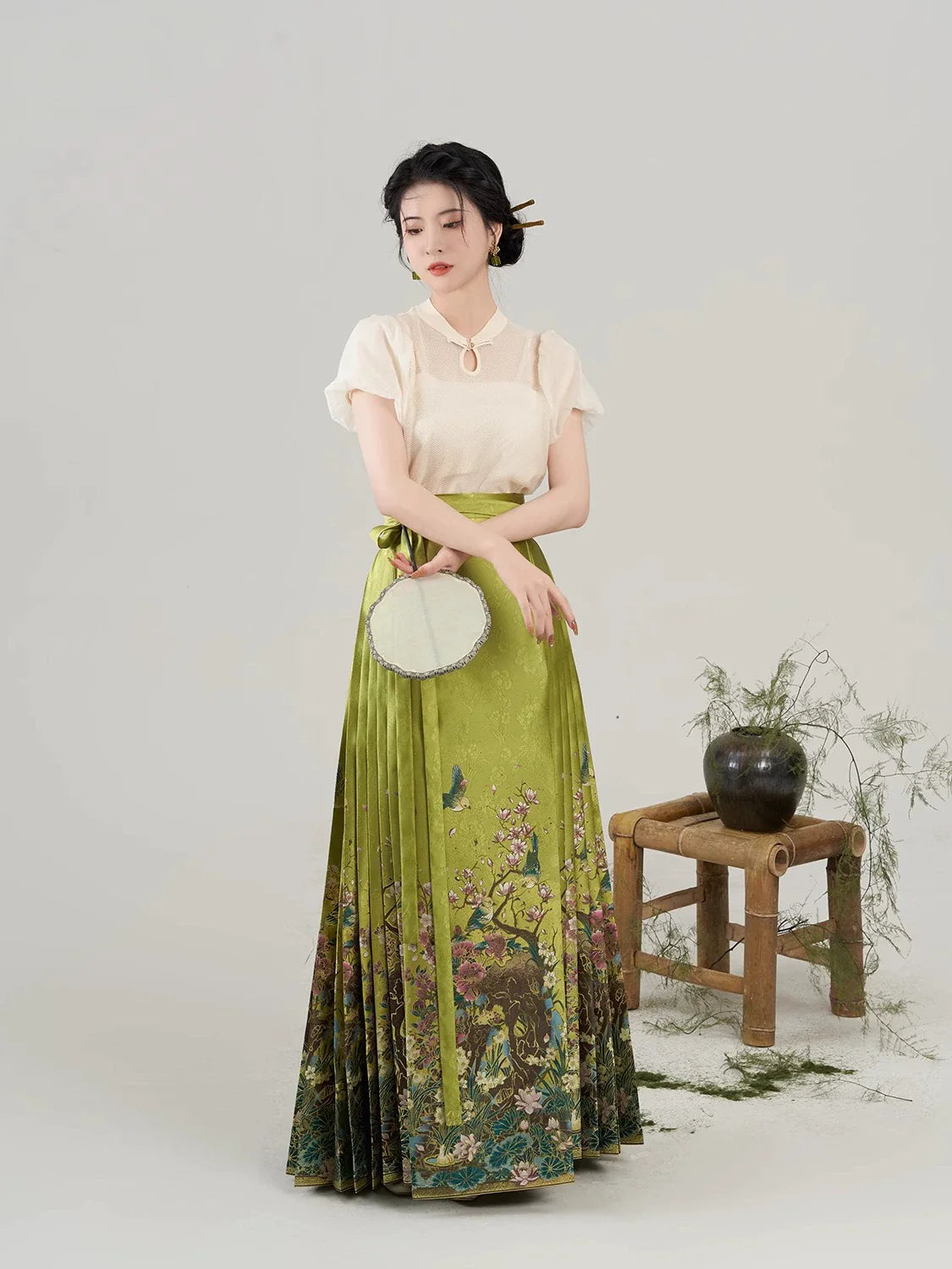 Chinese Blouse & Mamian Skirt Outfit | Fanhua Fu 繁花赋