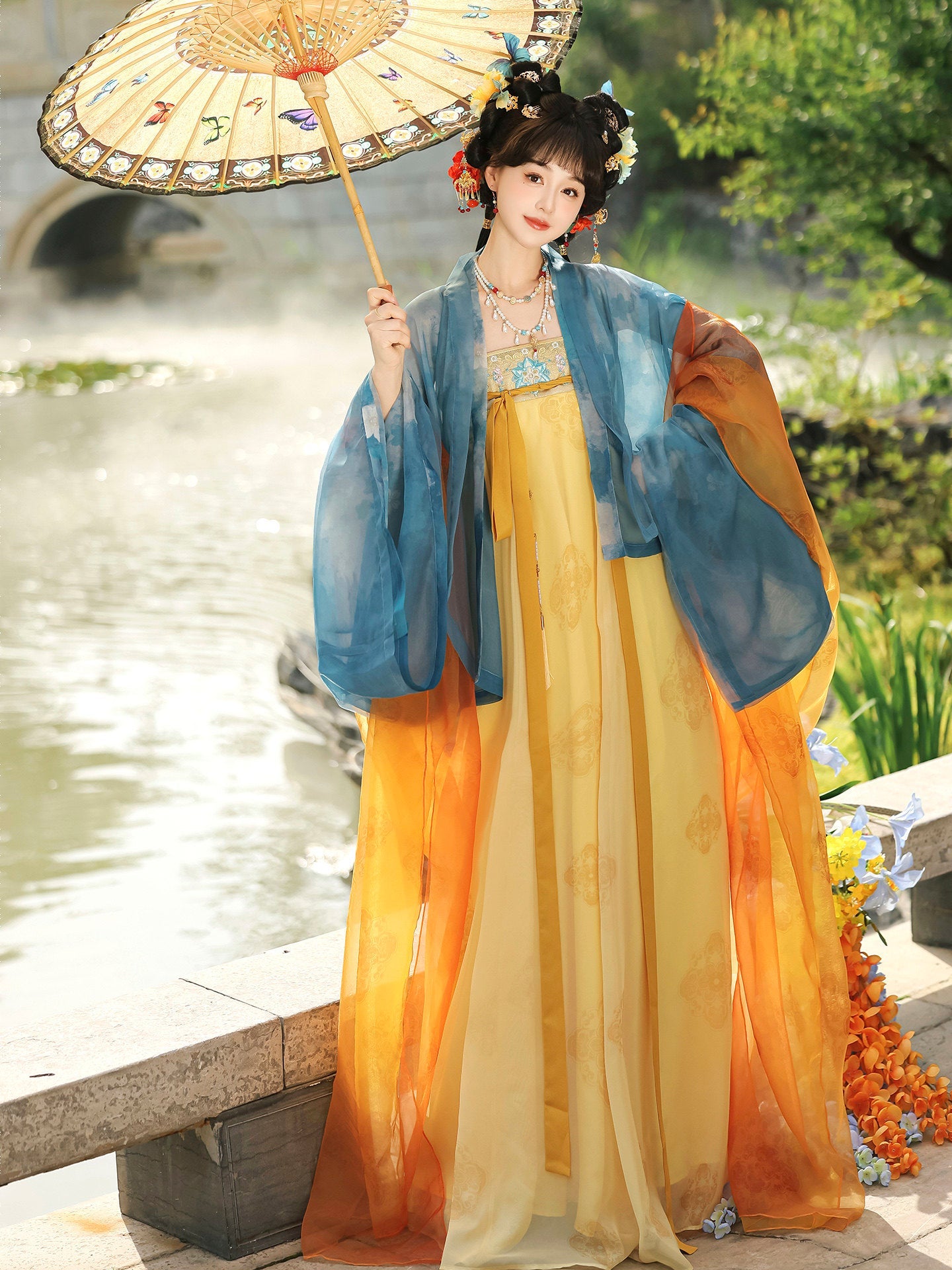 Hua Shen | Tang Dynasty Qixiong Hanfu Dress with Famen Temple Style Cardigan