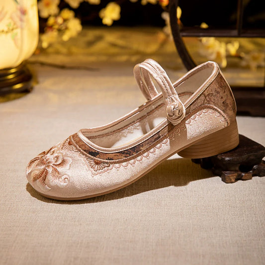 Beatrice - embroidered Chinese style hanfu shoes — side profile