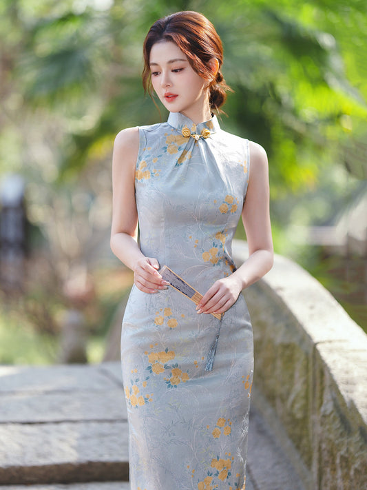 Skies sleeveless floral long cheongsam qipao — detail view