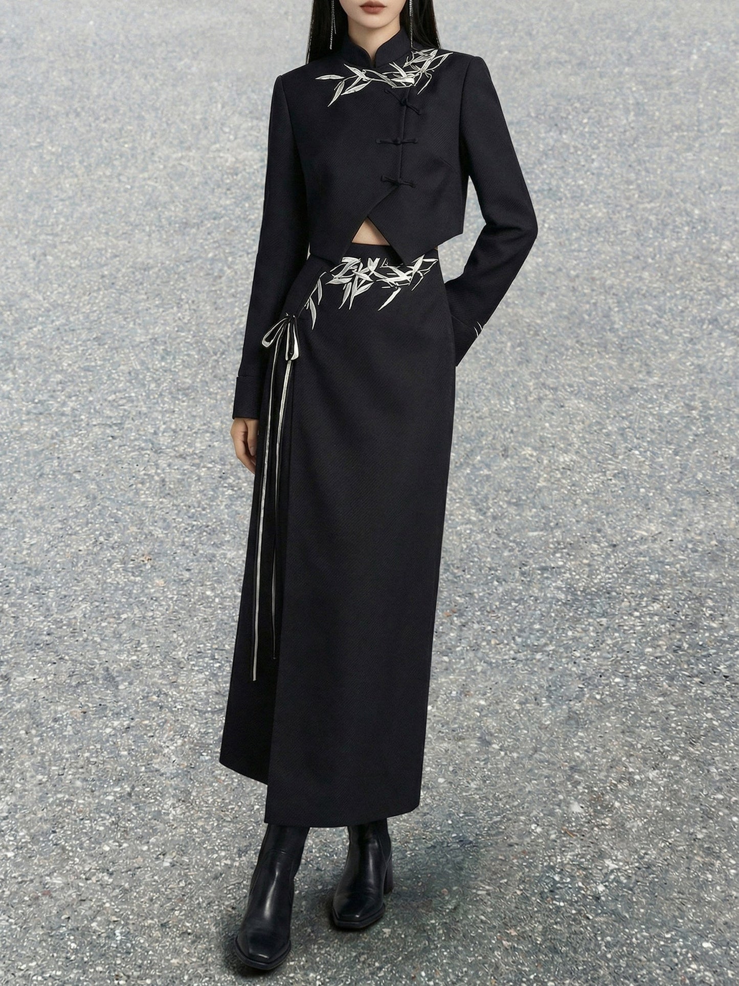 New Chinese Style Black Bamboo Leaf Print with Irregular Hem Crop Suit and Slit Skirt (Preorder)